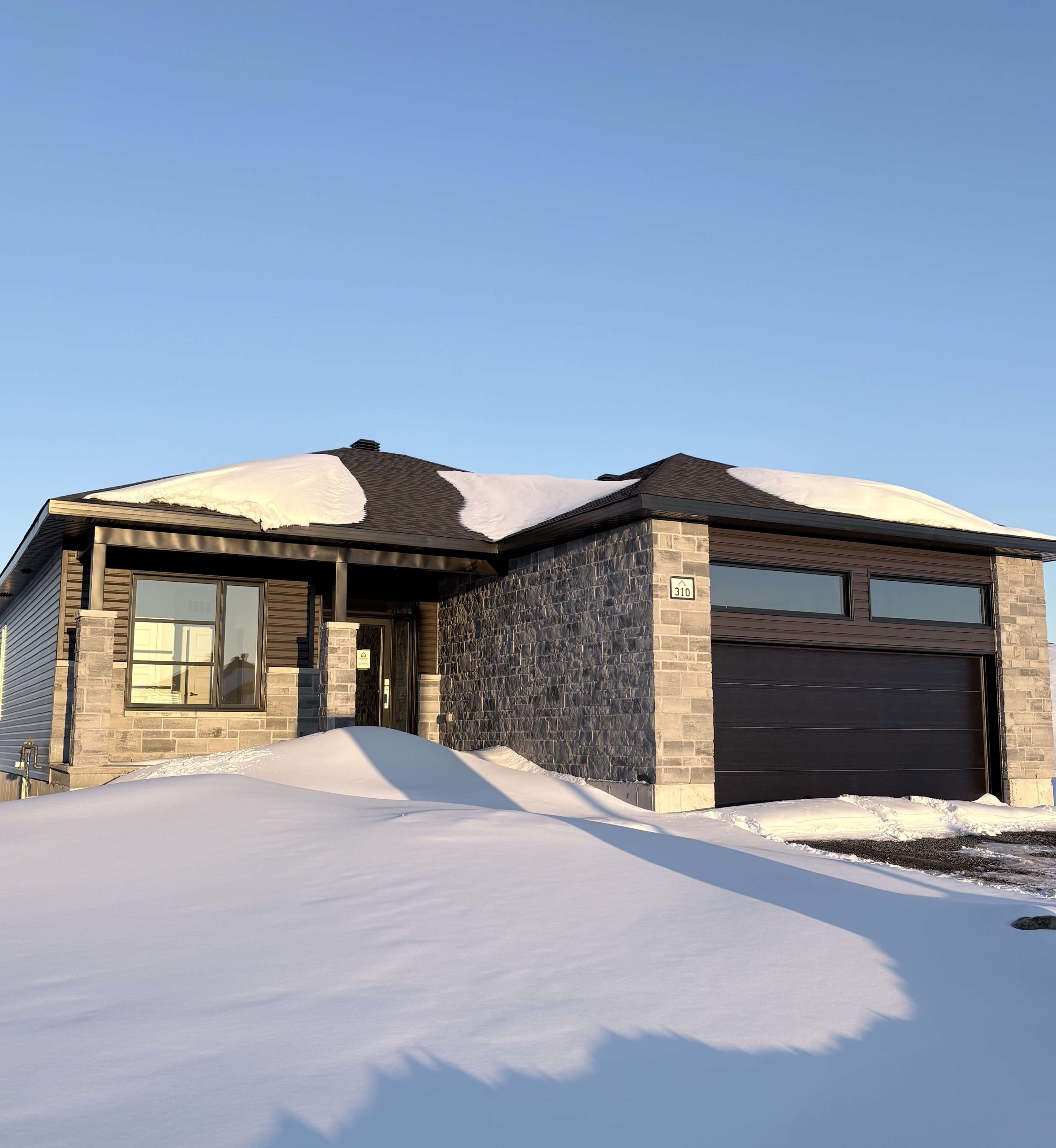 310 Turquoise St., Morris Village